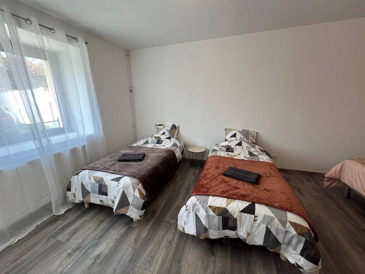 Appartement entier, Appartement T3 , parking et Wi-Fi in La Boisse, Ain