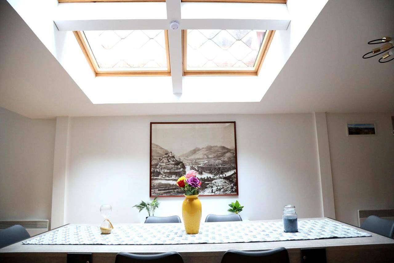 Appartement entier, Three-Bedroom Apartment in Lourdes, Hautes-Pyrénées