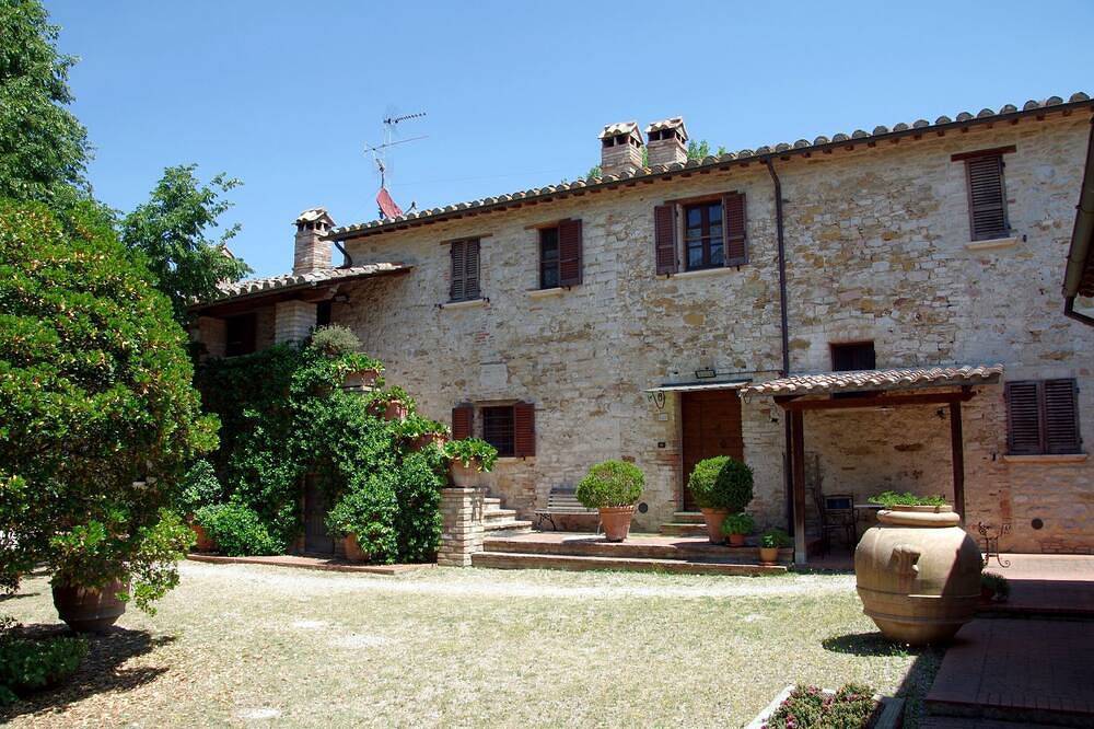 Pendolino Le Gorghe Valmarino Residencia en Umbría a 5 km de Perugia Piscina y Wifi in Corciano, Provincia de Perugia
