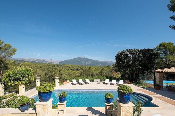 Villa pour 10 personnes, avec terrasse et jardin à Opio