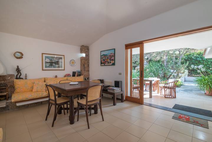 Villa 'Du Soleil' with Private Terrace, Private Garden and Wi-Fi in Aglientu, Gallura