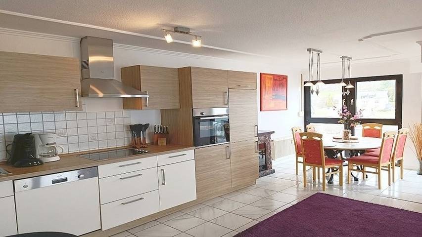 Ferienwohnung für 6 Personen, mit Balkon und Whirlpool sowie Sauna in Schalkenmehren
