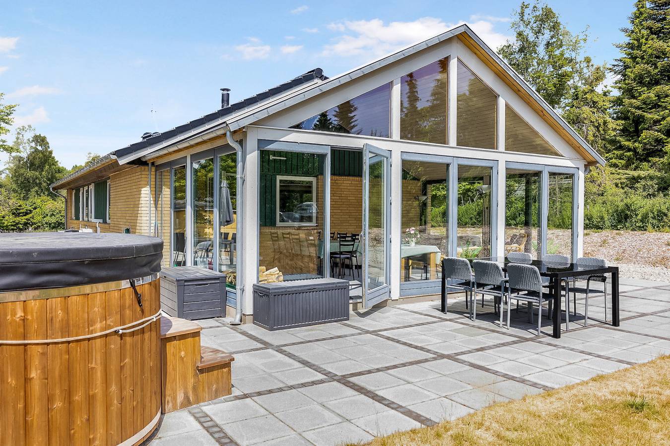 Ferienhaus mit Wildnispool und Windschützhütte in Ellinge Lyng, Vig