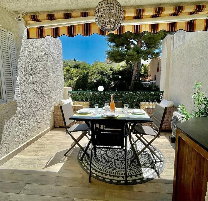 Gîte pour 4 personnes, avec terrasse et piscine à Bandol - 2