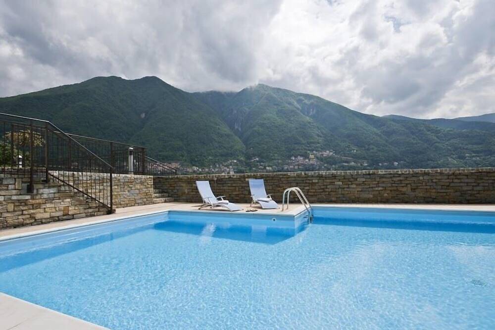 Ganze Wohnung, Penthouse-Apartment mit Panoramaseeblick, Gemeinschaftspool in Riva del Tenciuu, Laglio