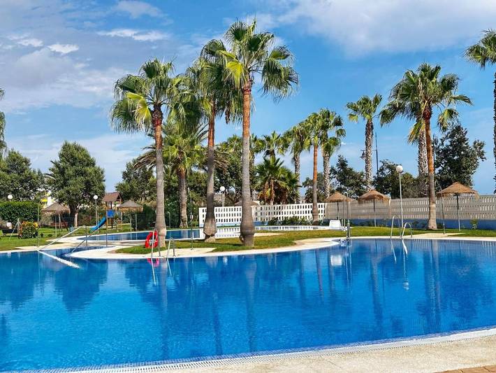 Apartamento para 6 personas, con piscina para niños y terraza además de vistas y piscina en El Ejido