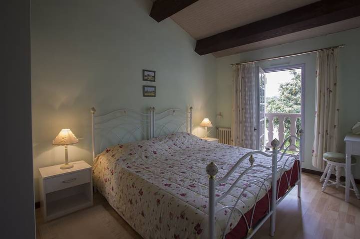 Location de vacances pour 9 personnes, avec jardin à La Tour-sur-Orb - 3