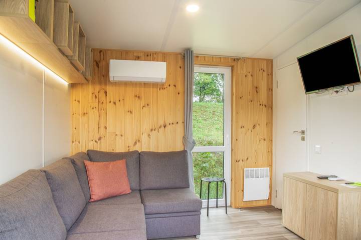 Appartement de vacances entier, Tiny Home « Laura » avec vue sur la montagne, Wi-Fi et climatisation in Untergriesbach, Passauer Land