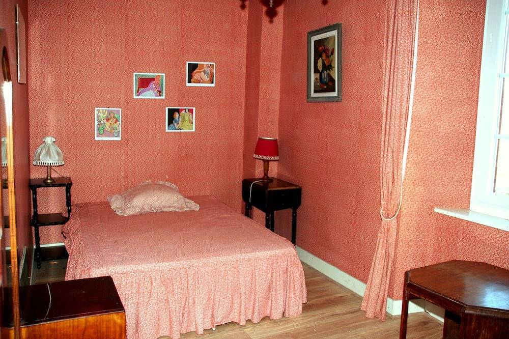 Grand gîte de caractère à 100 km de Toulouse et 30 km de l'Espagne in Labroquère, Haute-Garonne