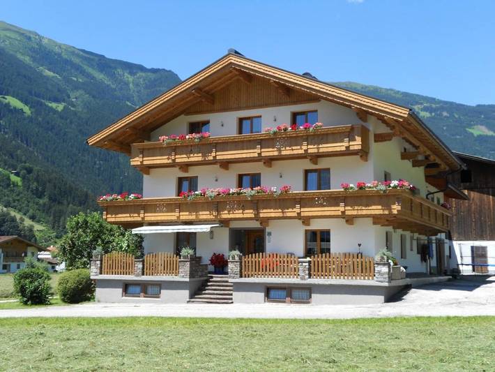 Hôtel, avec Balcon et Terrasse ainsi que Jardin et Vue à Ramsau im Zillertal