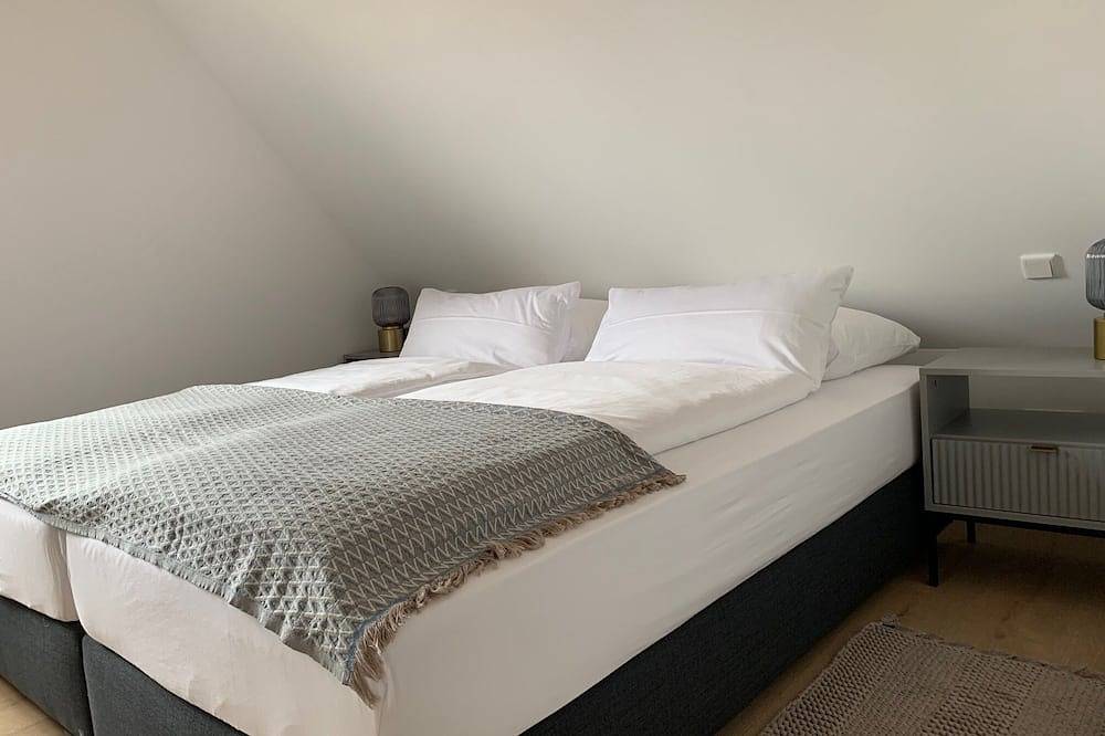 Ganze Wohnung, Ferienwohnung (45qm) mit Küche und Wlan in Sommerach, Fränkisches Weinland