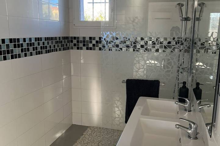 Location de vacances pour 5 personnes, avec jacuzzi, animaux acceptés dans Plage Bottai Port De Bouc - 4