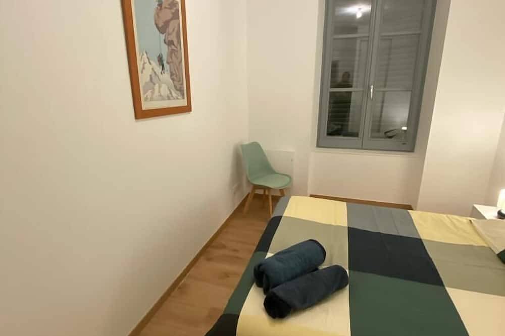 Apartamento entero, T3 2eme etage-Apartamento-Baño con ducha-Apartamento-Vista a la Ciudad in Royat, Parque Natural Regional Volcans d'Auvergne
