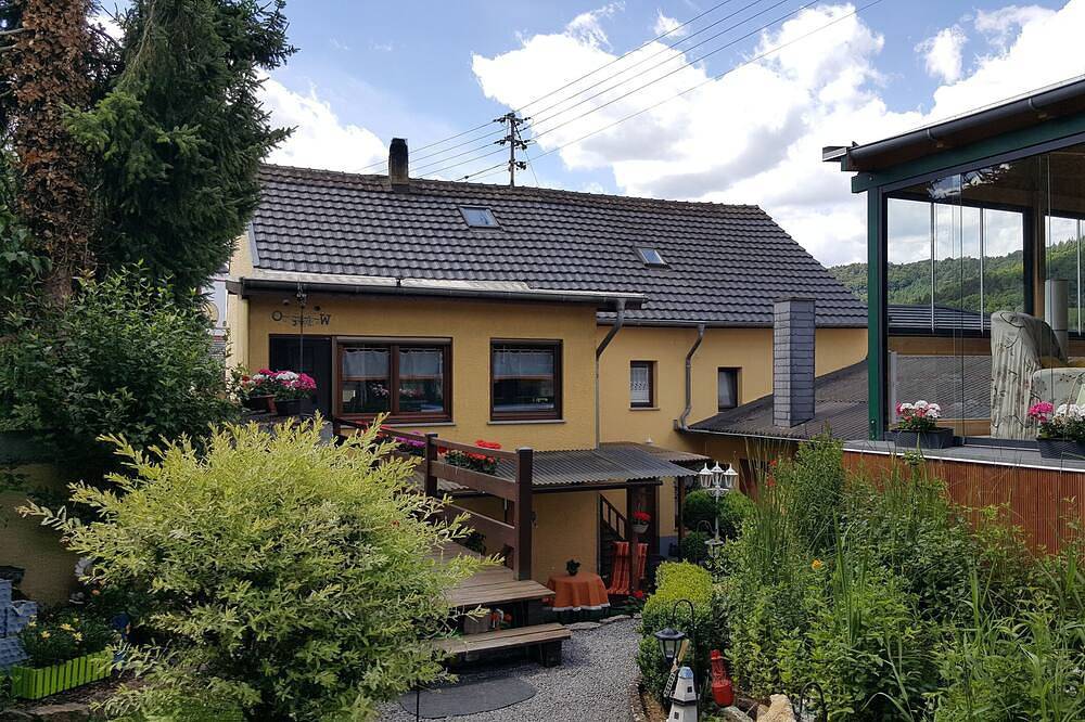Ganze Wohnung, Gemütliche Fewo für Erwachsene nur für Nichtraucher, mit schöner Außenanlage in Irrel, Eifelkreis Bitburg-Prüm