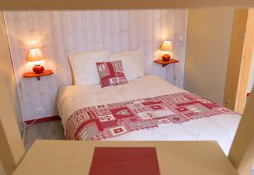 Chambre d’hôte pour 4 personnes, avec jardin à Auzet