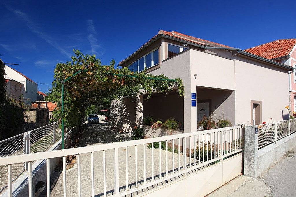 Entire apartment, Studio flat with terrace Zablaće, Šibenik As-24318-b in Sibenik, Šibenik-Knin
