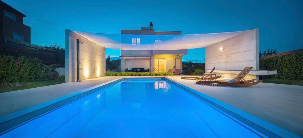 Villa für 11 Personen, mit Whirlpool und Garten sowie Pool in Split-Dalmatien