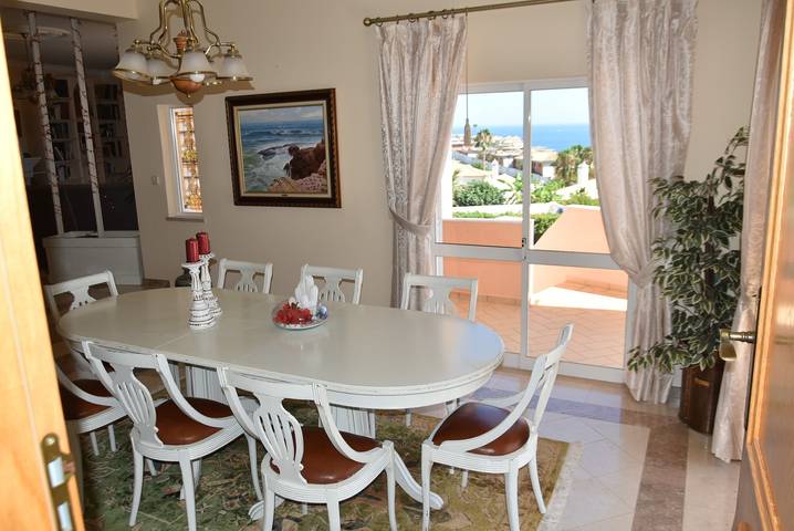 Villa 'Malu' with Sea View, Wi-Fi and Air Conditioning in Albufeira e Olhos de Água, Faro District