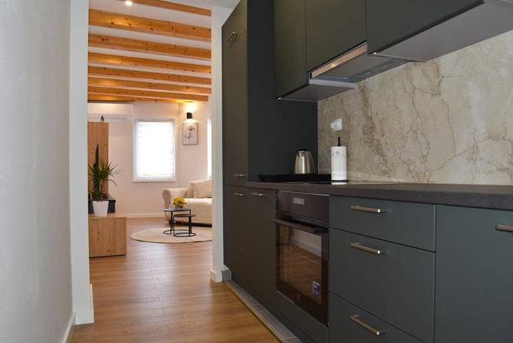 Gîte pour 3 personnes, avec vue dans Vrlika