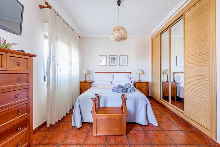 Casa rural para 8 personas, con vistas además de jardín y piscina en La Sagra - 3