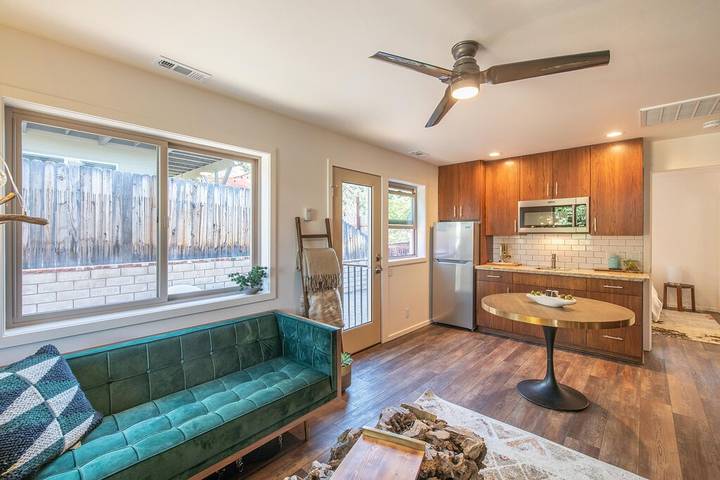 Glamping for 16 people, with balcony and yard in Big Bear Lake