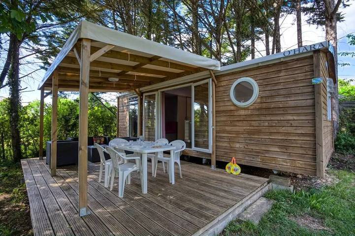 Mobil home pour 6 personnes, avec terrasse à Peyrillac-et-Millac