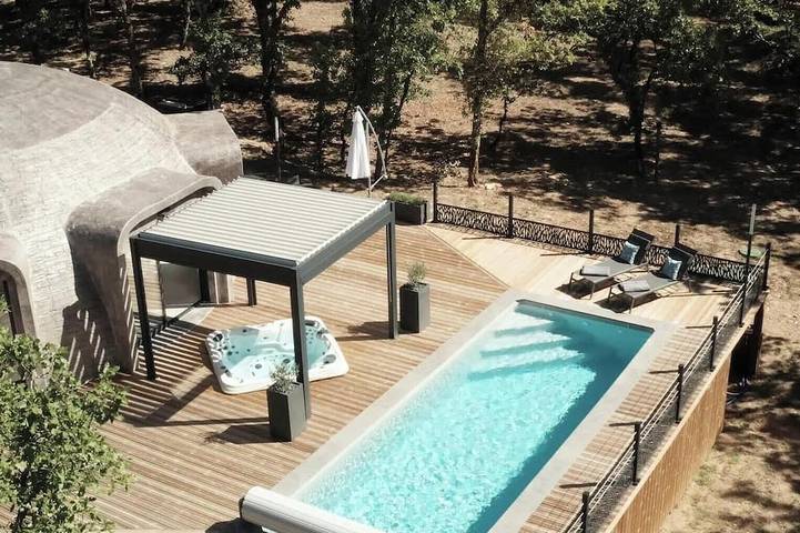 Location de vacances pour 4 personnes, avec Terrasse à Chartrier-Ferrière