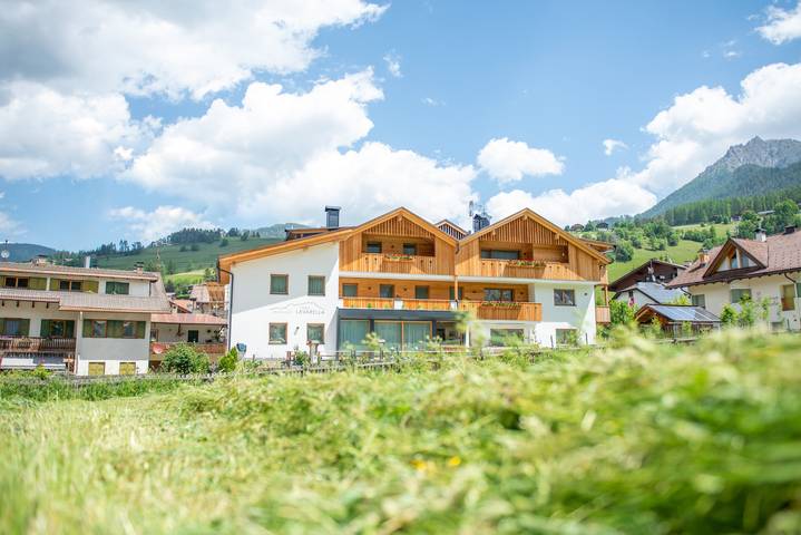 Baita per 4 persone, con Balcone e Giardino in Alta Badia
