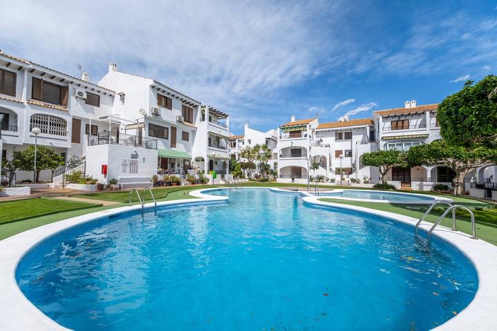 Apartamento para 4 personas, con Jardín en Playa Flamenca