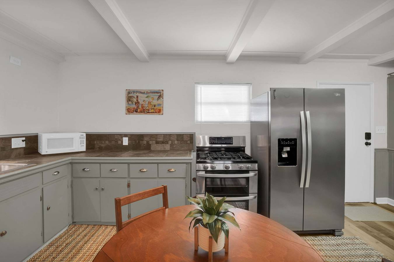 Apartamento entero, Lakefront Cabin with Private Dock in Lake Martin