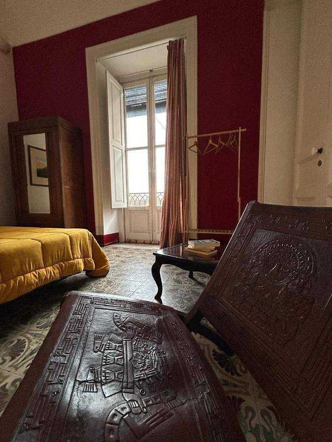 B&b voor 5 personen, met balkon en uitzicht in Catania