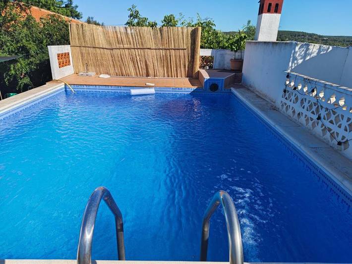 Location de vacances pour 6 personnes, avec jacuzzi ainsi que jardin et piscine à Llíria - 2