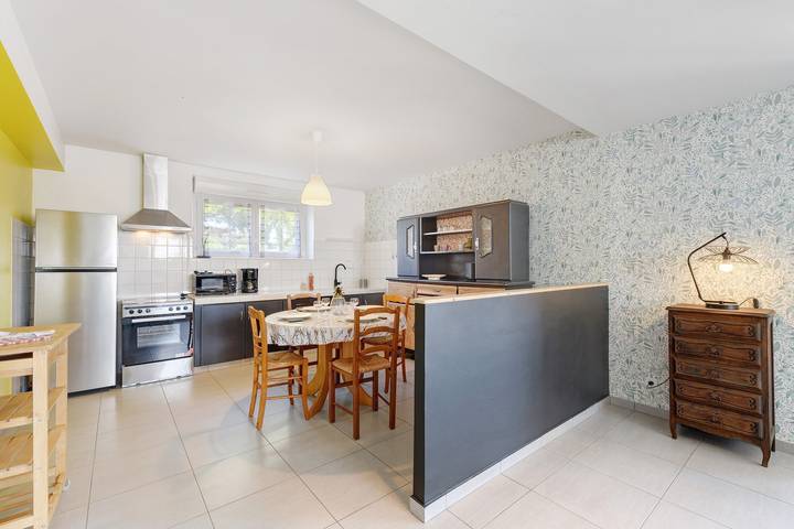 Hel lägenhet, Apartment 'Le Lannic - Vue Superbe Sur Le Port' with Sea View, Private Terrace and Private Garden in Camaret-sur-Mer, Iroise
