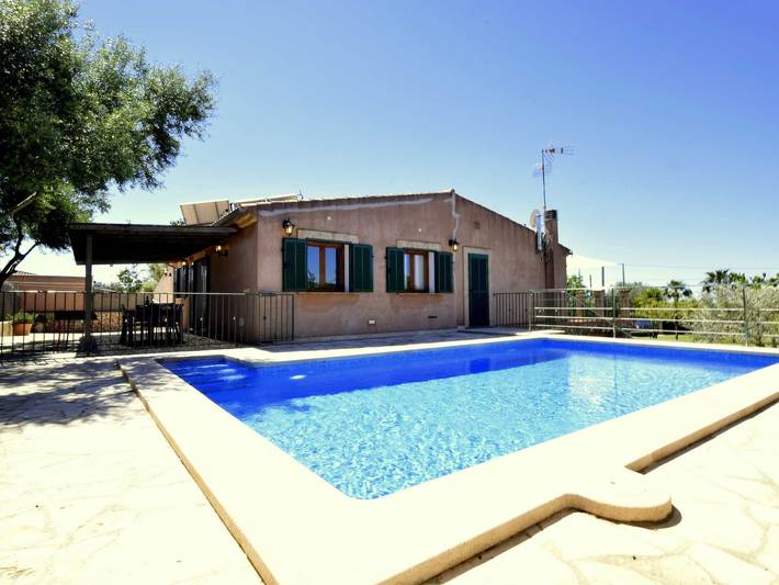 Finca für 7 Personen, mit Terrasse und Pool sowie Garten und Ausblick auf Mallorca Osten