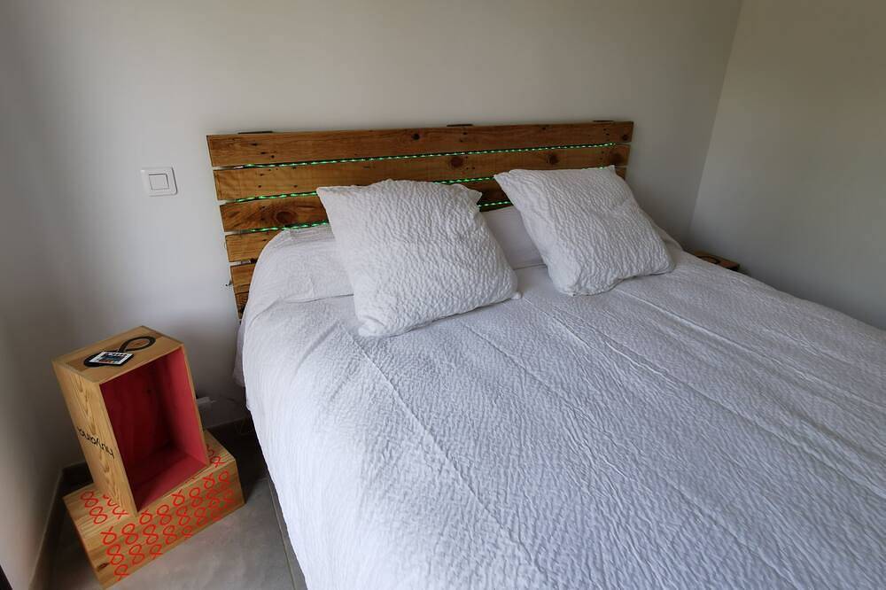 House for 4 people fully equipped 20 min sea in Cuges-les-Pins, Marseille region