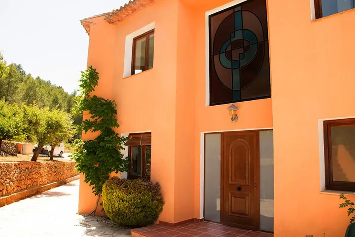 Casa de vacaciones para 10 personas, con jardín además de vistas y piscina - 1