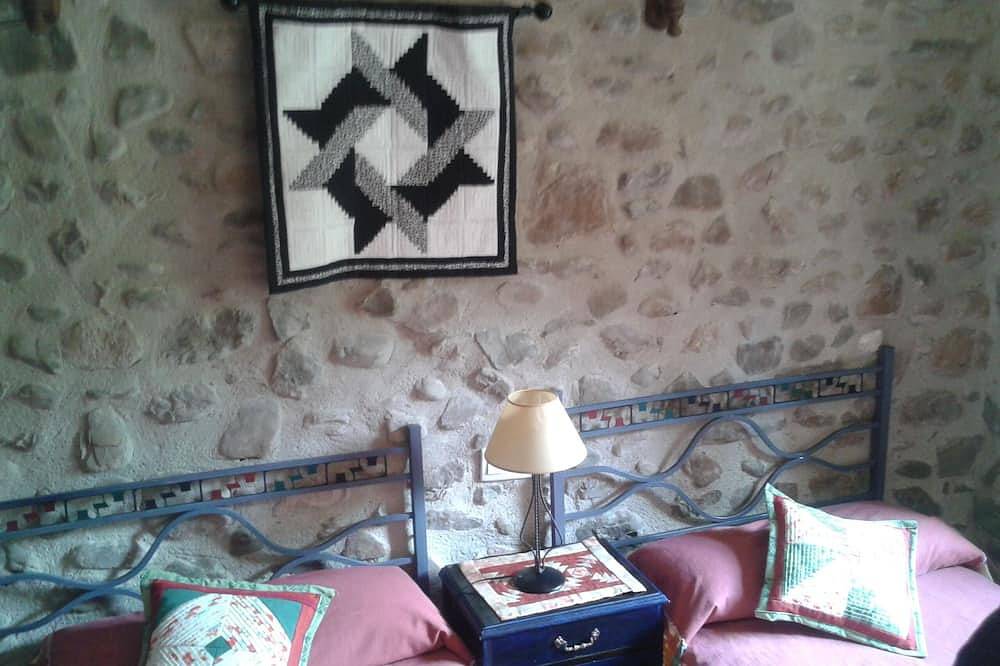 Rural House Uyarra (Ezcaray) in Ojacastro, La Rioja Province