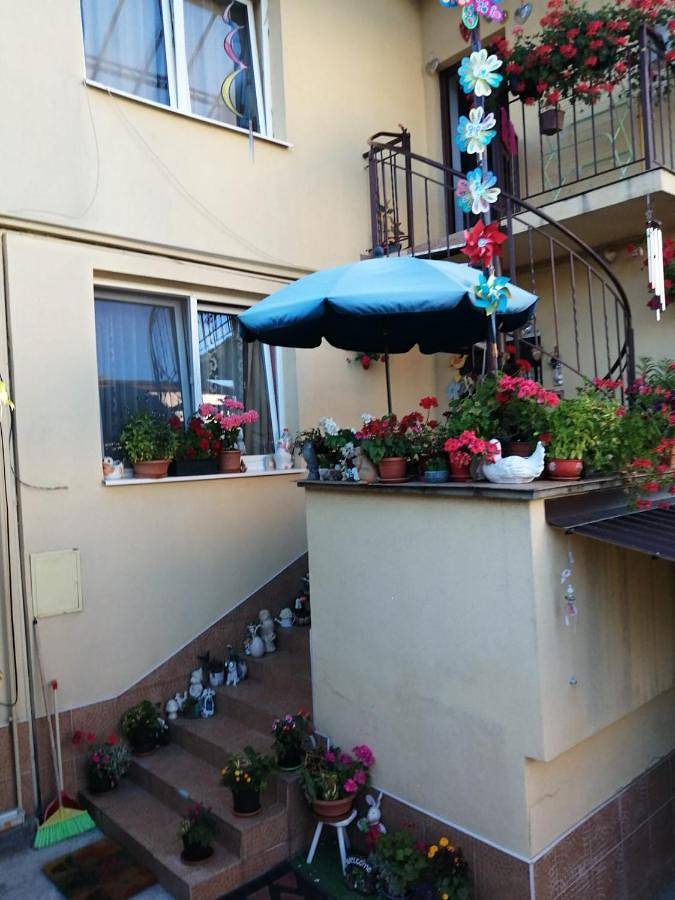 Appartement de vacances pour 6 personnes, avec vue ainsi que vue sur le lac et jardin, animaux acceptés