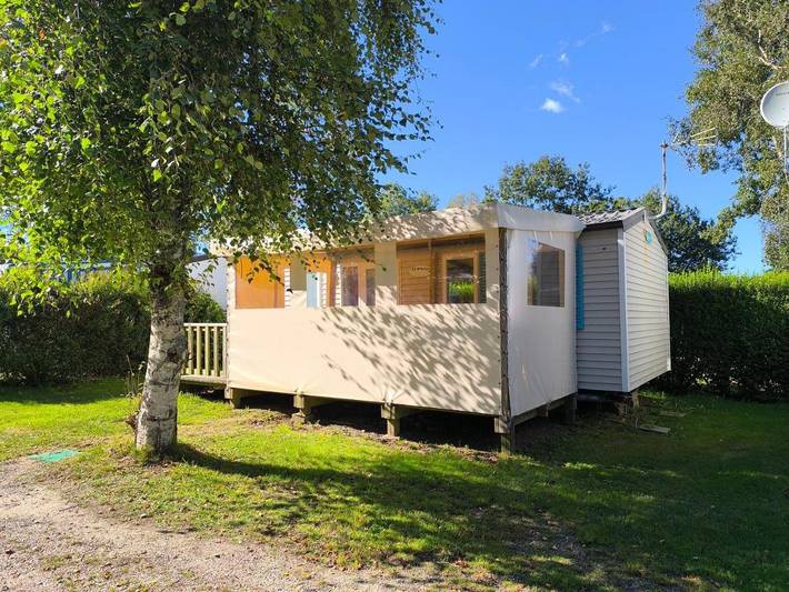 Location de vacances pour 4 personnes, avec piscine ainsi que vue et jardin à Baye - 3