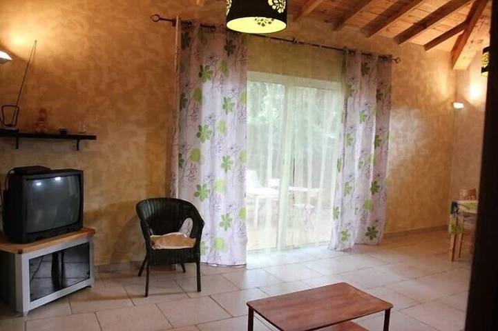 Location de vacances pour 4 personnes, avec piscine ainsi que jardin et terrasse à Appietto - 3