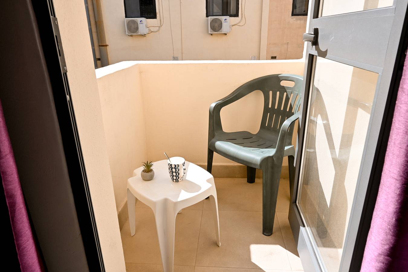 Sunny Ensuite by the Sea - B5 in Baía de São Paulo, Ilha de Malta