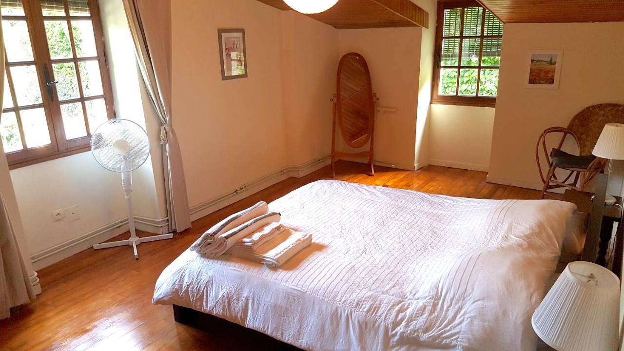 Spacious holiday home with pool in pretty village in Celles, Périgord Vert