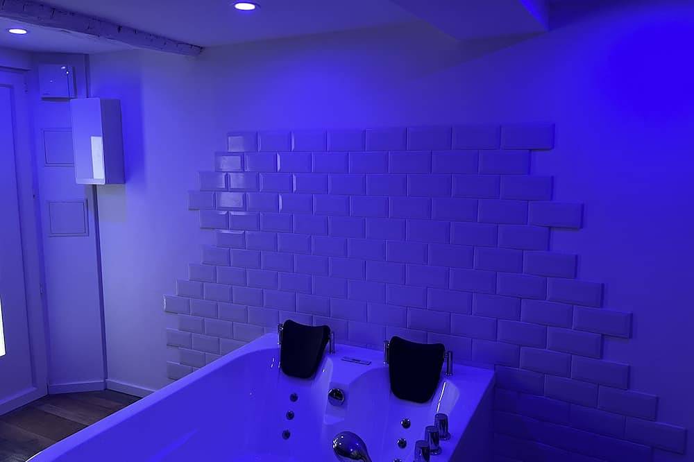 Apartamento entero, Suite Romantique Lovenid 83 in La Farlède, Region de Toulon