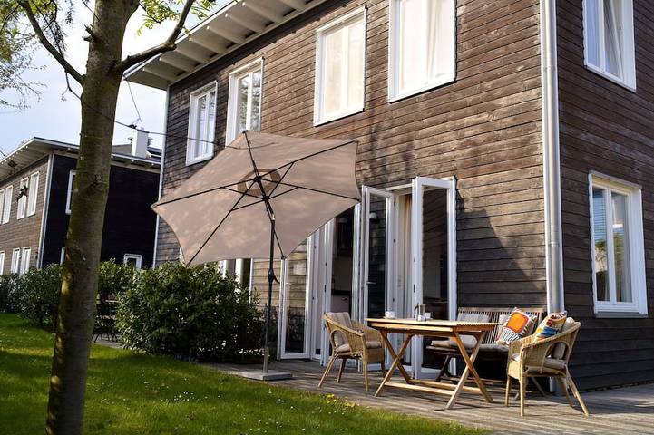 Ferienhaus für 6 Personen, mit Balkon und Garten