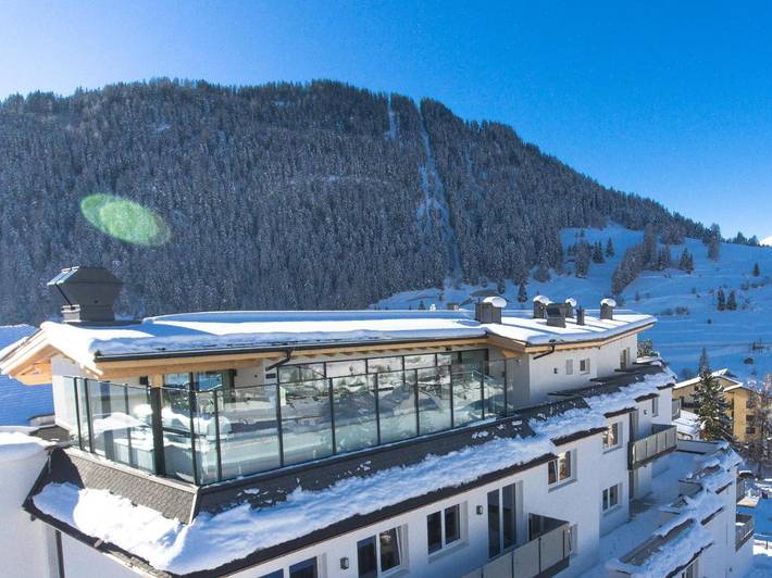 Hôtel pour 6 personnes, avec terrasse et piscine ainsi que vue et sauna, animaux acceptés