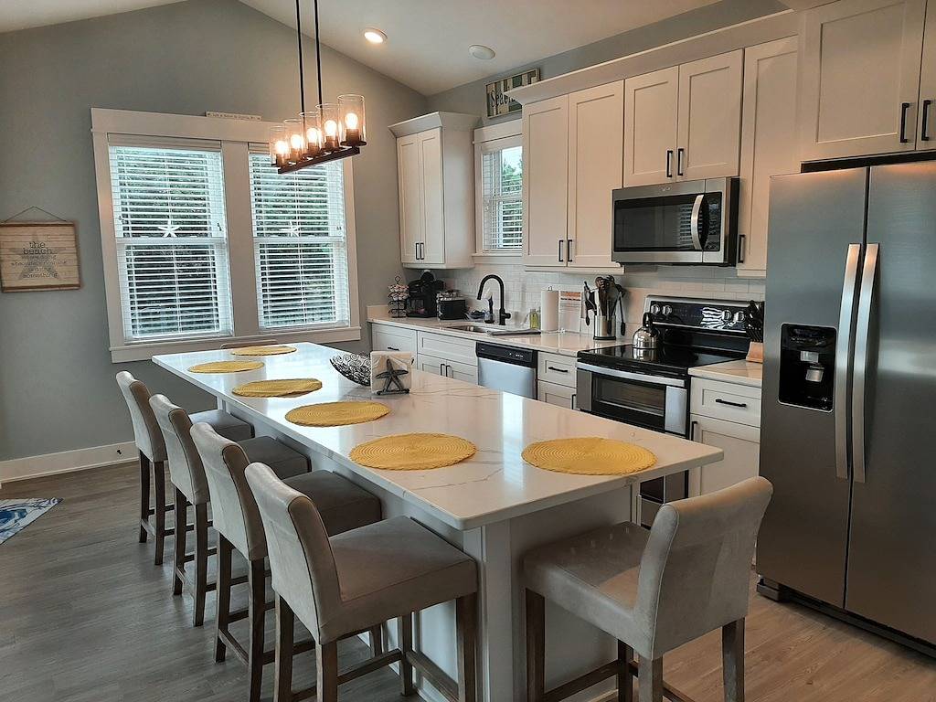 Ganze Wohnung, Welcome to Saltwater Seaclusion! Heart of Corolla! Walk to Everything! in Corolla, Currituck County