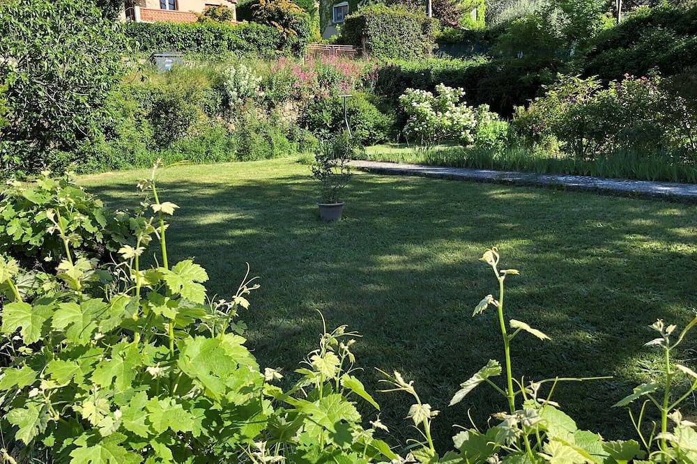 Gite et jardin en Drôme Provençale, animaux de compagnie acceptés in Nyons, Région de nyons