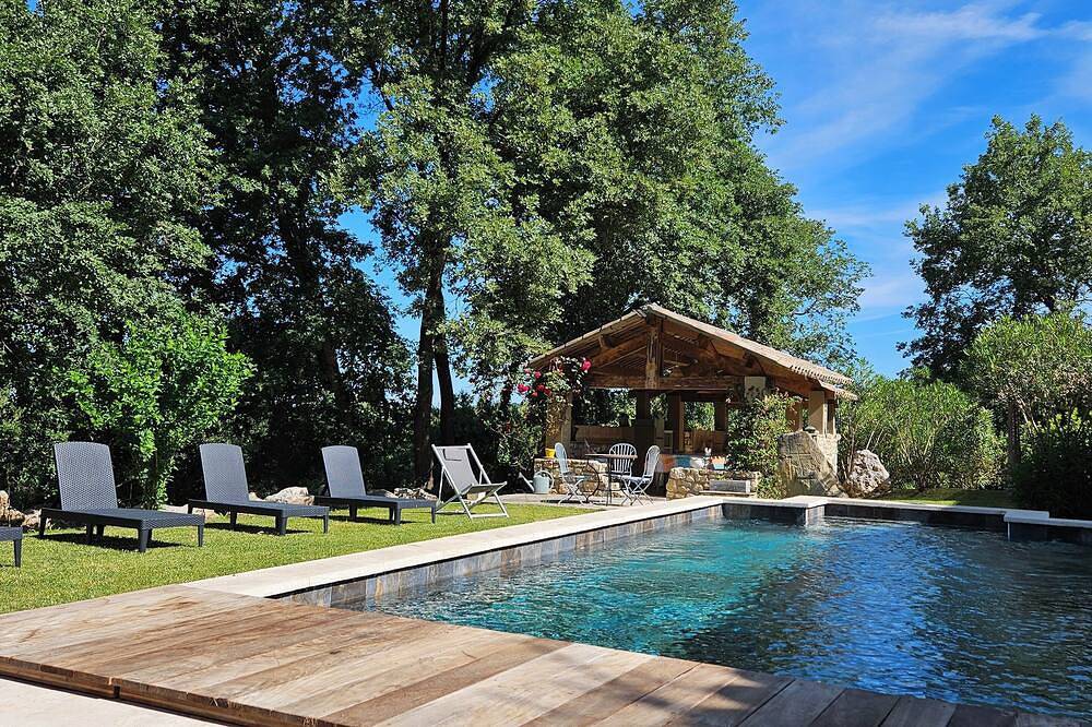 Ruim vredig landhuis 5min Uzès in Saint-Victor-des-Oules, Nimes en omgeving