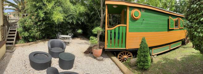 Gîte pour 4 personnes, avec jardin ainsi que piscine et terrasse, animaux acceptés dans les Bouches-du-Rhône