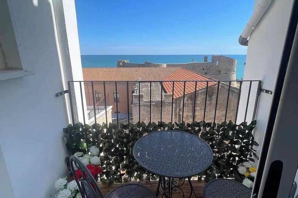 Apartamento entero, Terrace overlooking the sea and 5 minutes from the \"Costa dei Trabocchi\" bike path in Ortona, Ortona (Municipio)